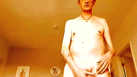 Hairy cunt of amateur is getting fucked by a dildo