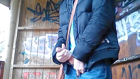 German big cock stud jerks off and cum on the ground